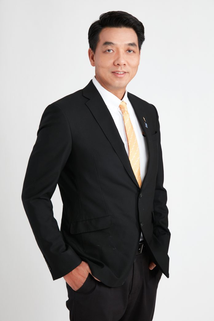 คุณประพันธ์ เจริญประวัติ