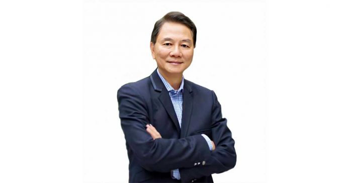 คุณอานนท์-รีไซส์