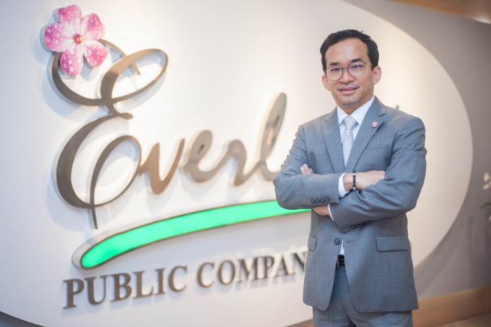 คุณ สวิจักร์ โลจายะ EVER