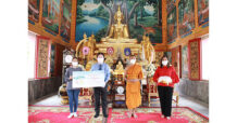 ผู้บริหารพาราไดซ์ พาร์ค ถวายเงินทำบุญในงาน “พาราไดซ์ พาร์ค มหาสงกรานต์ 2565” แก่วัดลาดบัวขาว (ราชโยธา)