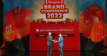 ที่สุดแห่งปี! “แม็คยีนส์” ครองบัลลังก์แบรนด์ยีนส์สัญชาติไทย อันดับหนึ่งในใจคนไทย คว้ารางวัล Best operational performance ในงาน Shopee Brand Conference 2022